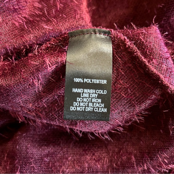 NWT Lulu’s Burgubdy Fuzzy Knit Sweater Dress, Size L. - Picture 12 of 12